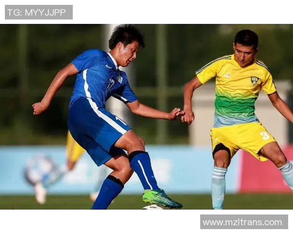 2017卡塔尔与中国足球对决海报设计展现激情与梦想的碰撞