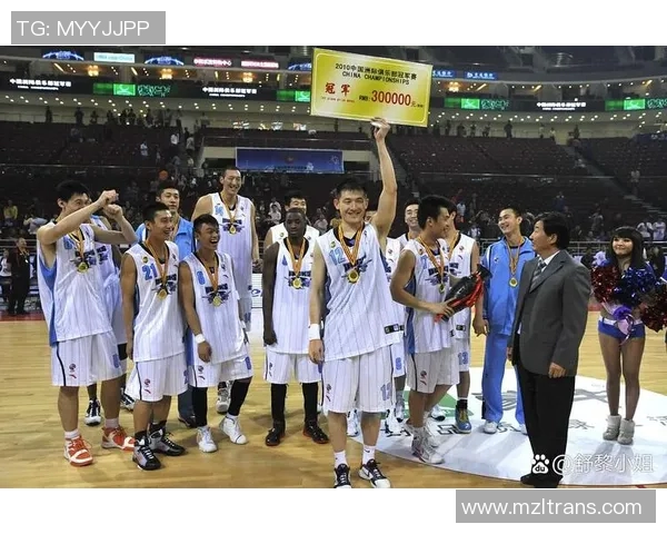 2013年CBA精彩对决北京队与青岛队激烈碰撞展现篮球魅力与团队精神