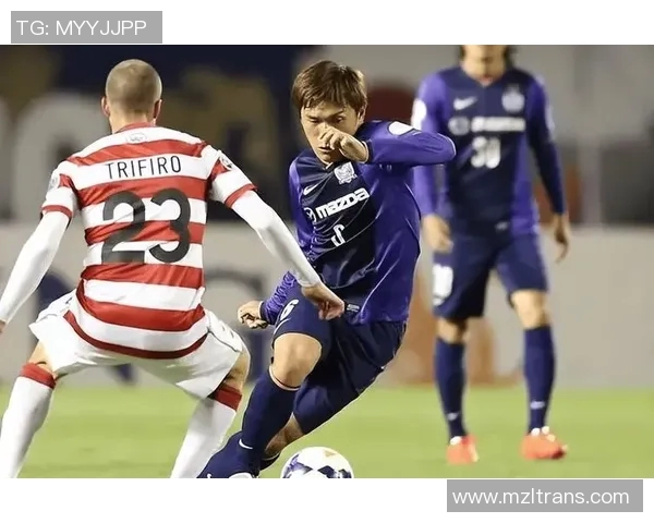 大板樱花与广岛三剑的精彩对决展现日本足球的激情与实力