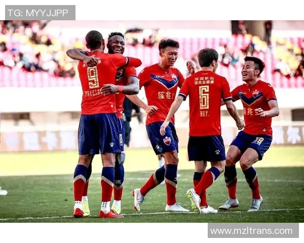 武汉卓尔与江苏队激战正酣比分悬念引发球迷热议